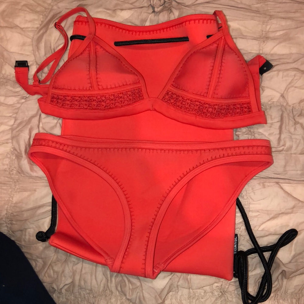 Red knit triangl bikini